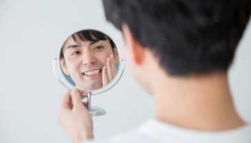 気になる歯の黄ばみ！歯科クリニックや自分でホワイトニングにチャレンジ！